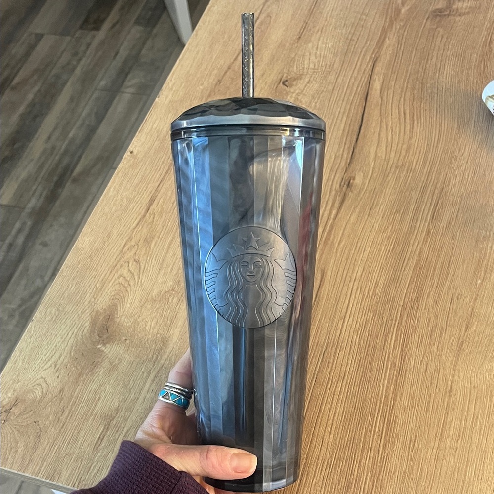 NEW STARBUCKS Black Kaleidoscope Shell Cold Cup Tumbler w/ Straw 24 oz
